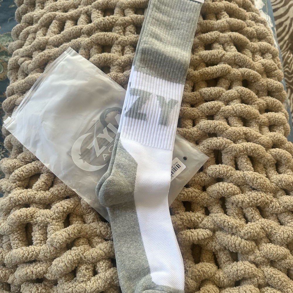 ZYIA Grey and White Ribbed Athletic Crew Socks